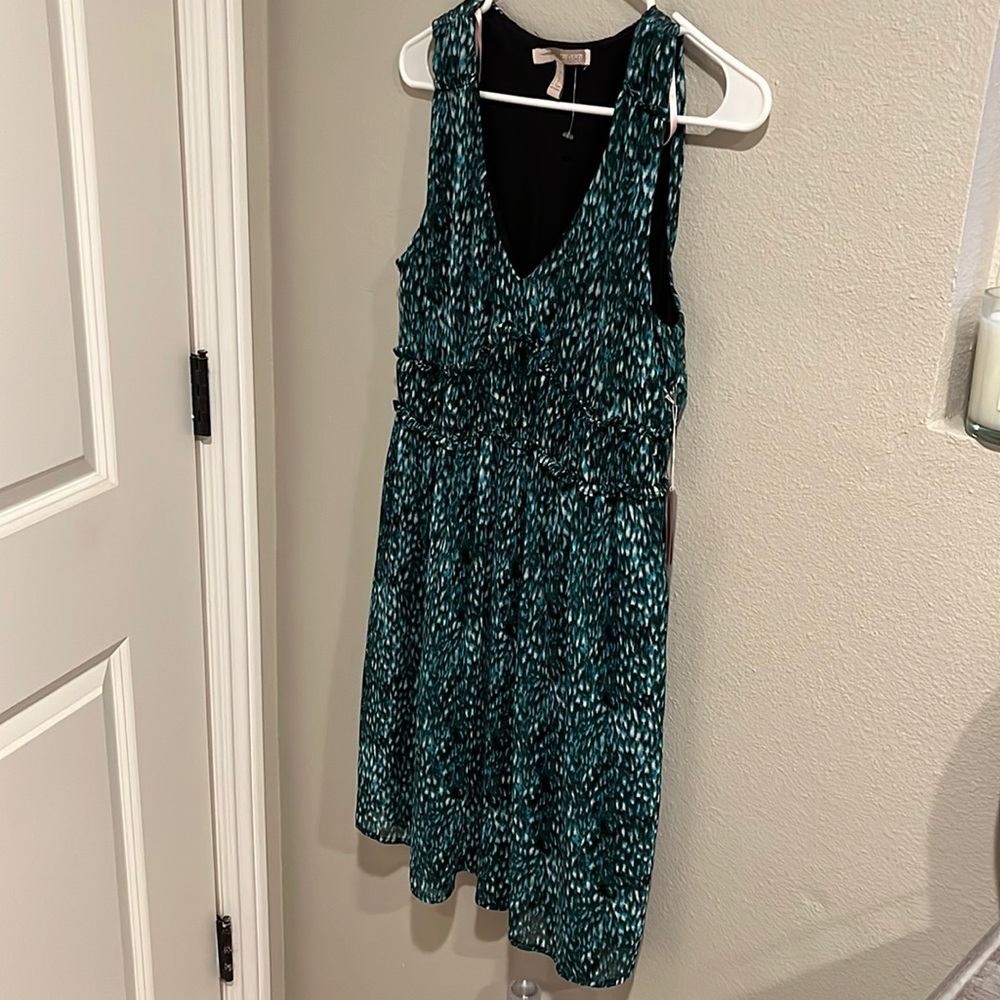 Forever 21 NWT Pattern V-Neck Dress